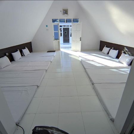 Seger Nusantara Hostel Kalisat Exterior photo
